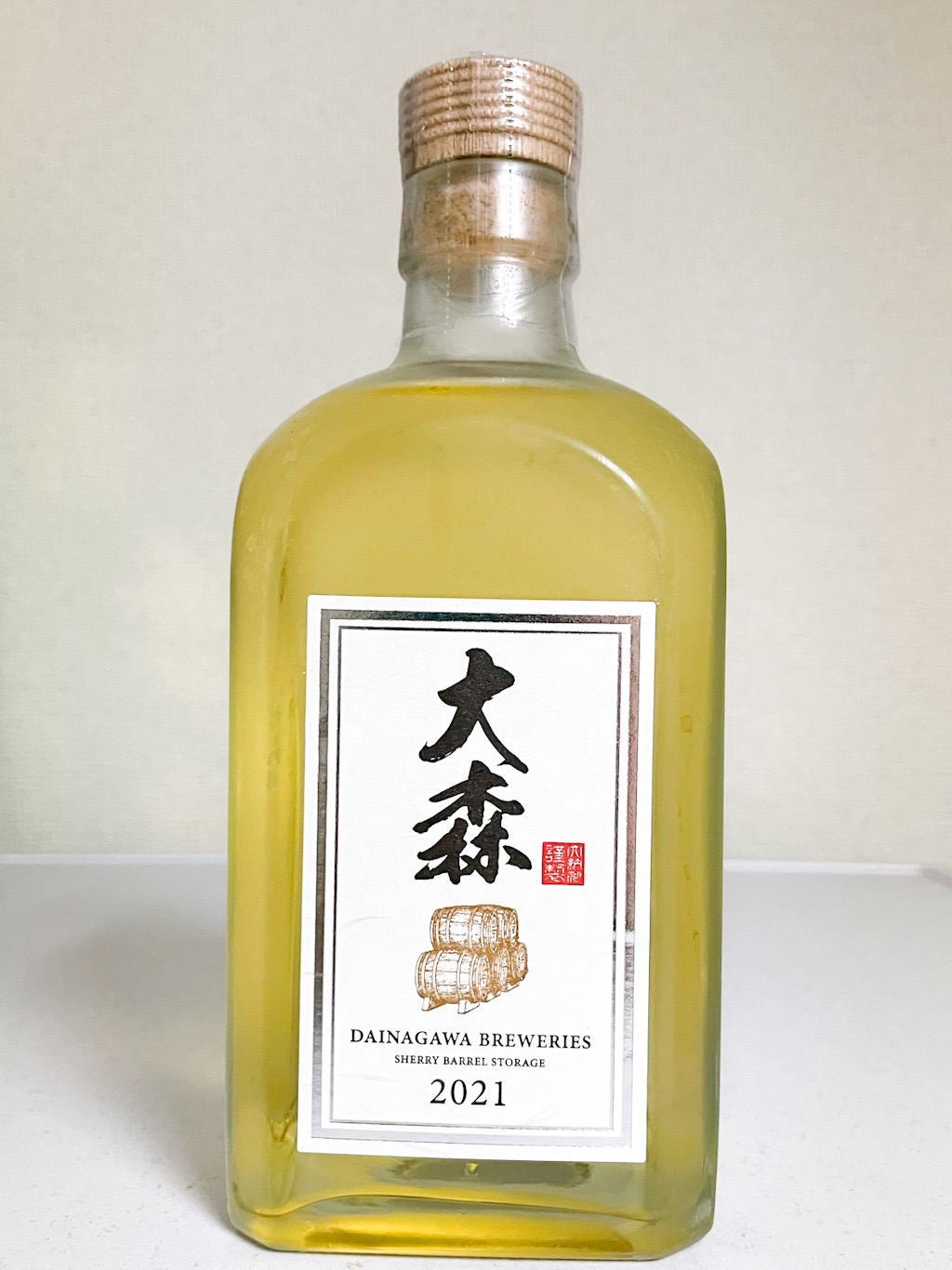 シェリー酒樽の樽で熟成された不思議な風味の日本酒「純米吟醸　大森」